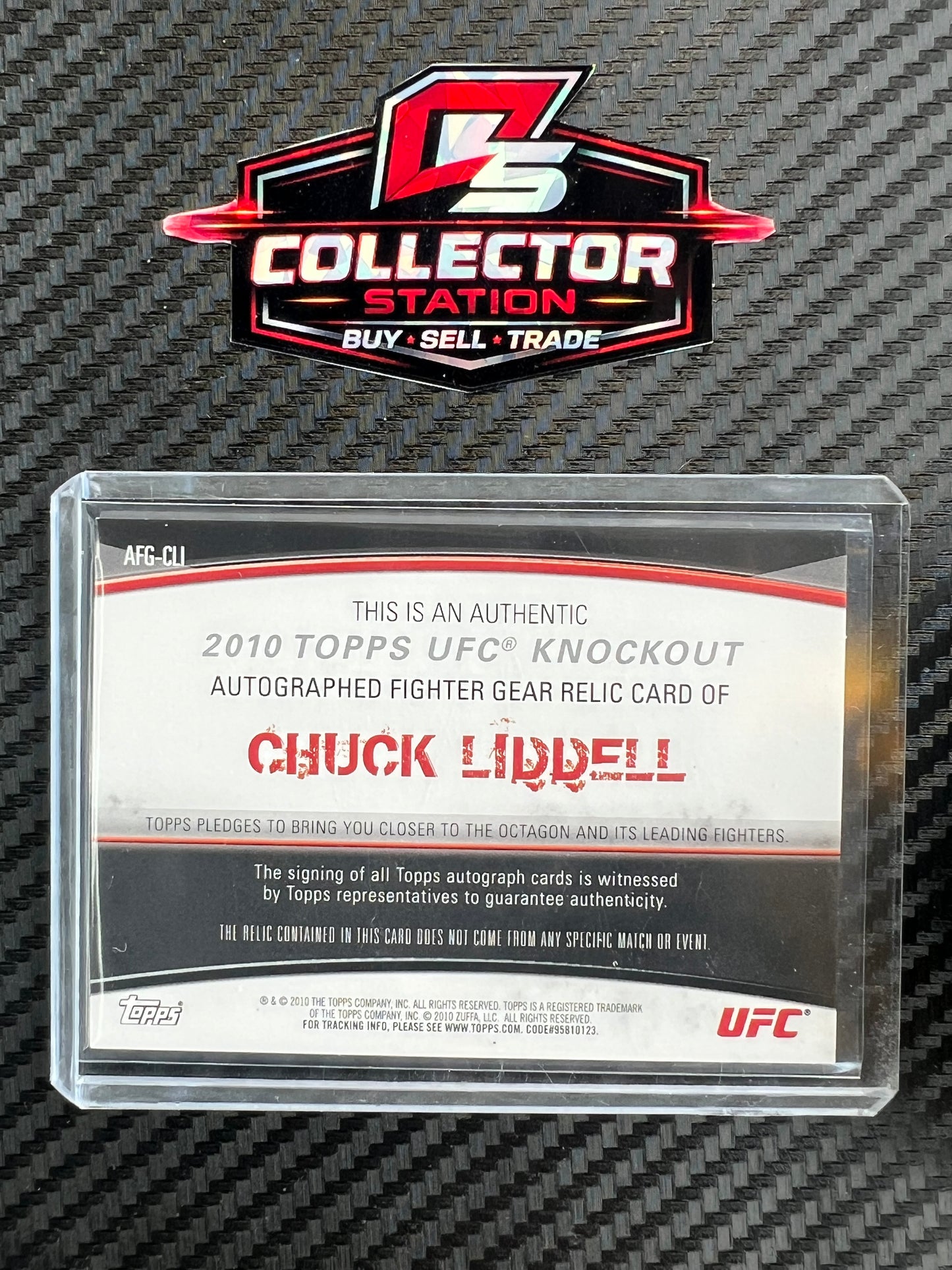 2010 Topps UFC Knockout Autographed Fighter Gear Relics Chuck Liddell Green /88 #AFG-CLI