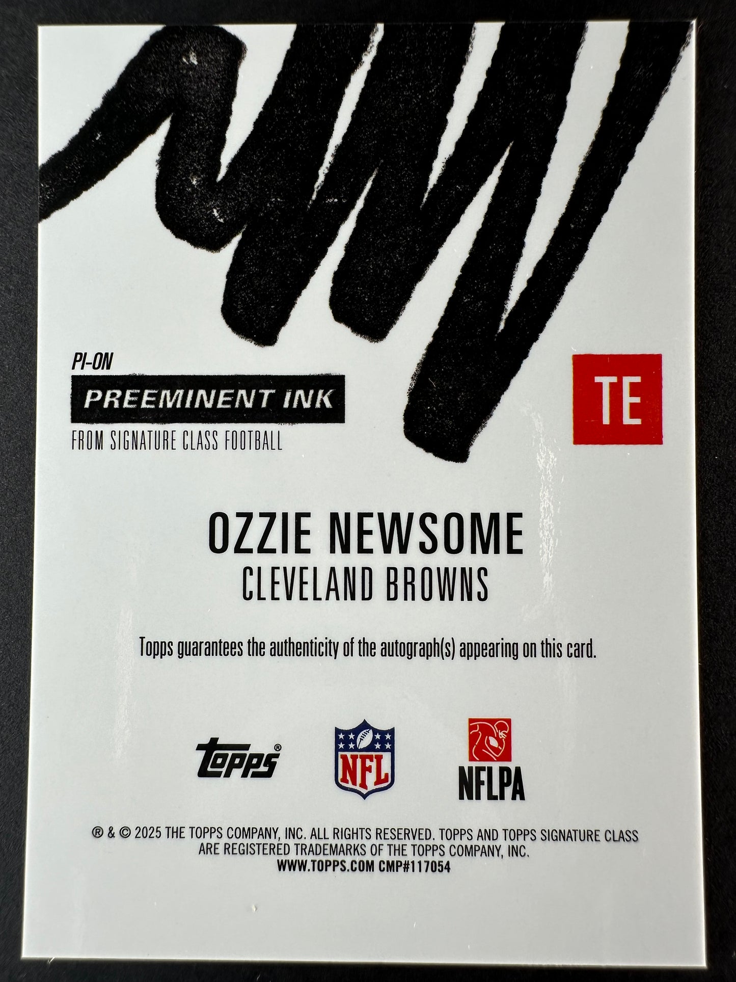 2025-26 Topps Signature Class Football Ozzie Newsome Preeminent Ink Auto Purple /100