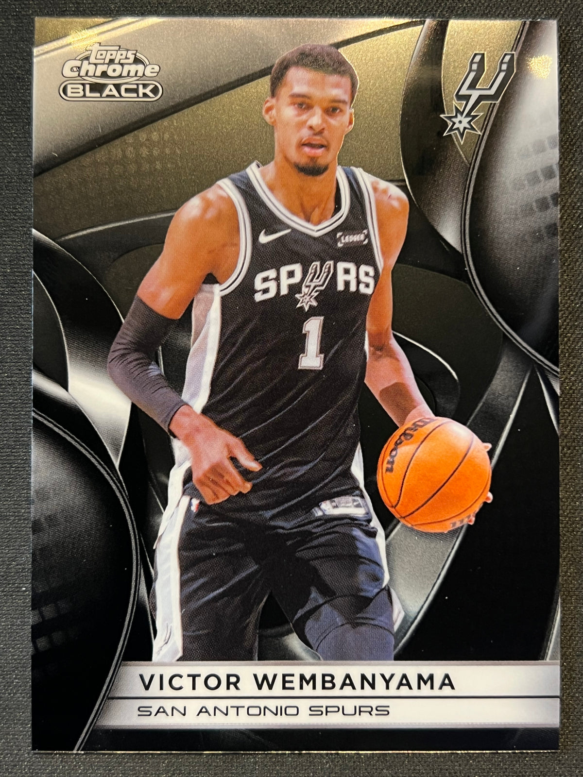2025-26 Topps Chrome Black Victor Wembanyama #68 Spurs