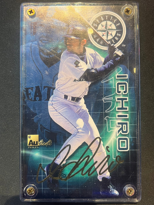 2001 Authentic Images Gold Autograph Ichiro Rookie Limited /100000