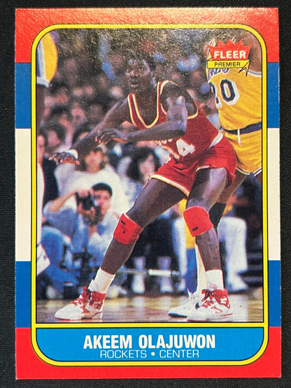 1986-87 Fleer Akeem Olajuwon #82 Rookie RC Houston Rockets HOF