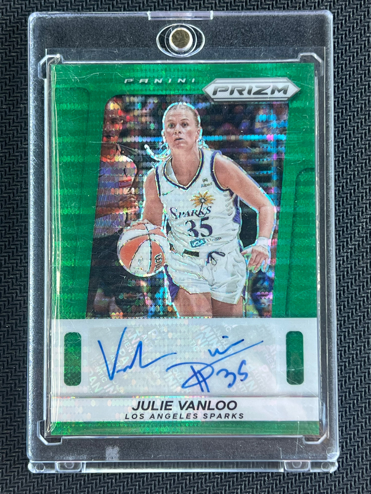 2025 Prizm WNBA Throwback Signatures Green Pulsar 01/25 Julie Vanloo Auto FIRST ON PRINT