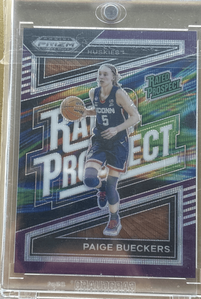 2022 Panini Prizm Paige Bueckers #2 Purple Wave Football Card